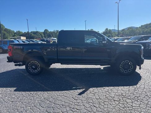 Used 2025 Ford F250 Platinum AWD/4WD image 9