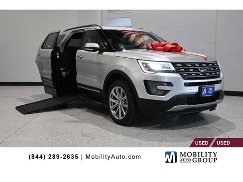 Used 2017 Ford Explorer Limited FWD image 1
