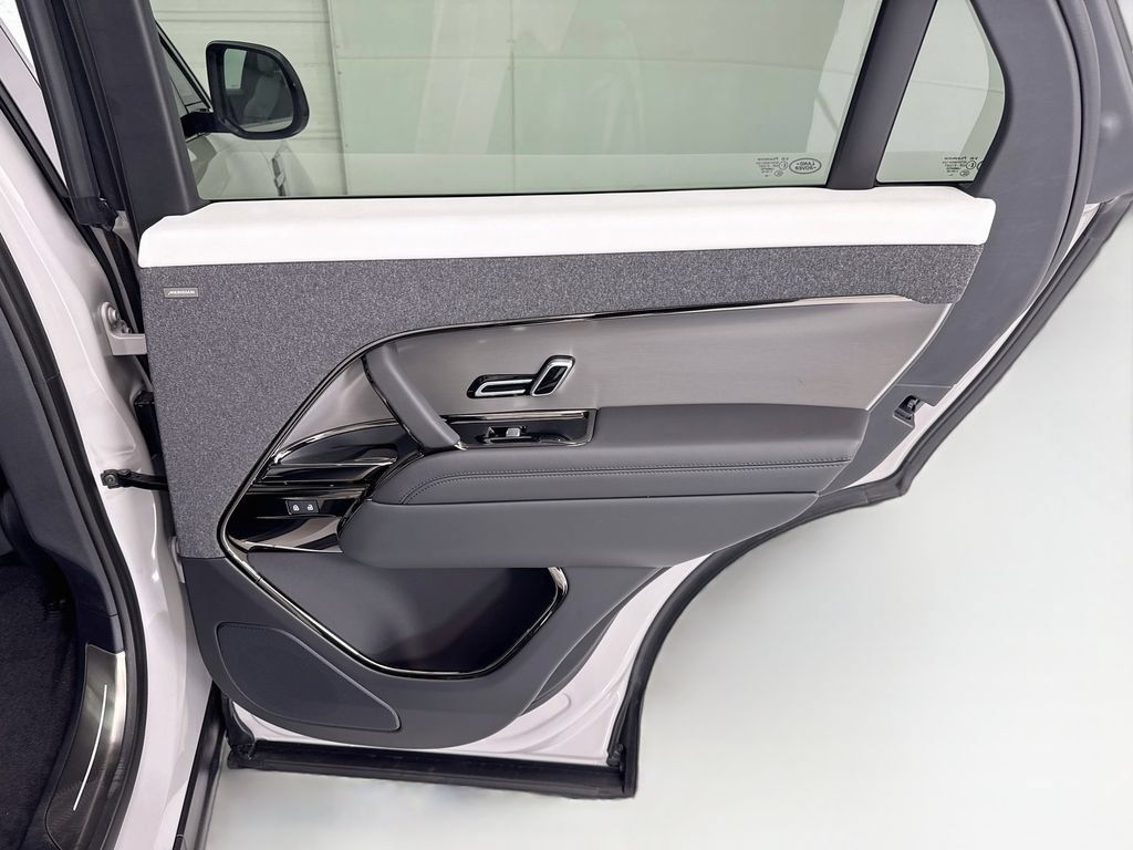 New 2026 Land Rover Range Rover Sport Dynamic SE AWD/4WD image 26