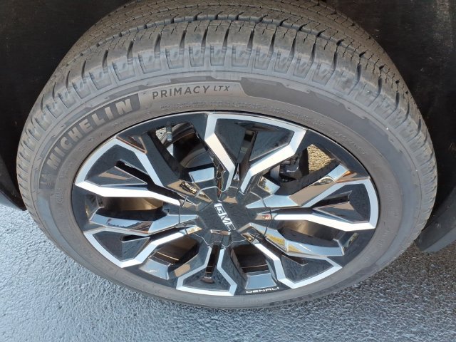 Used 2025 GMC Sierra EV Denali AWD/4WD image 13