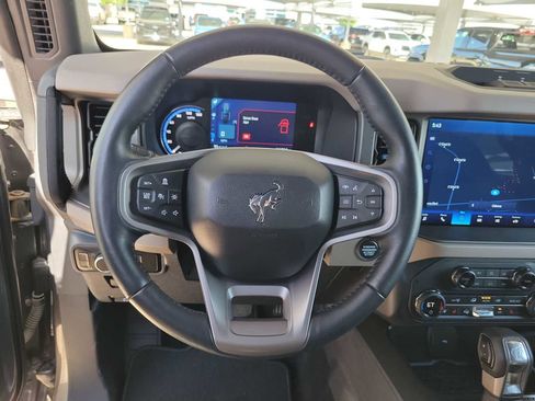Used 2024 Ford Bronco Wildtrak image 19