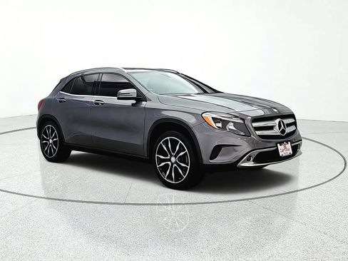 Used 2017 Mercedes-Benz GLA 250 4MATIC image 9
