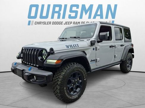 Used 2023 Jeep Wrangler Unlimited w/ Cold Weather Group AWD/4WD image 3