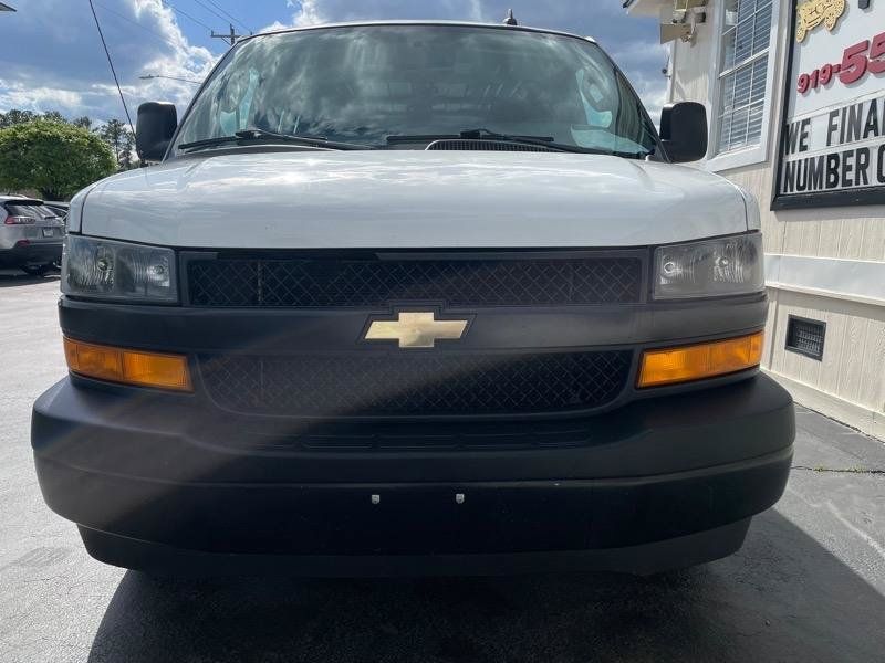 Used 2020 Chevrolet Express 3500 w/ Driver Convenience Package RWD image 3