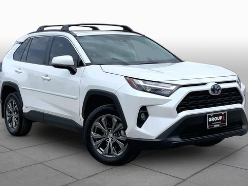 Used 2024 Toyota RAV4 XLE Premium image 3