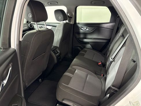 Used 2025 Chevrolet Blazer LT FWD image 19