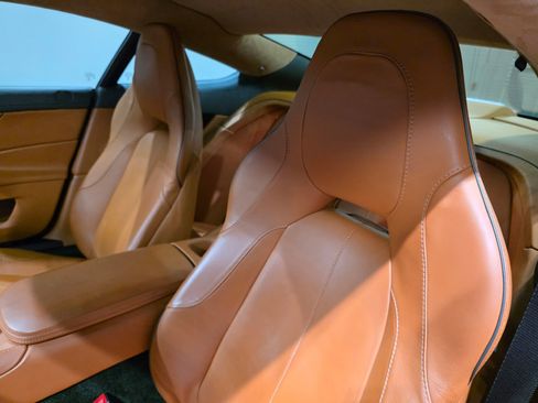 Used 2016 Aston Martin Vanquish RWD image 5