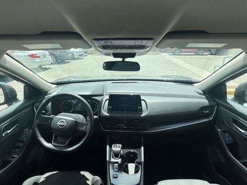 Used 2025 Nissan Rogue SV FWD image 35