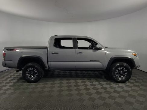 Used 2020 Toyota Tacoma TRD Off-Road w/ Technology Package AWD/4WD image 10
