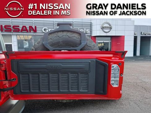 Used 2024 Jeep Wrangler Unlimited Rubicon image 9