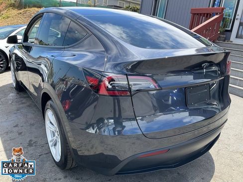 Used 2024 Tesla Model Y 2WD image 89