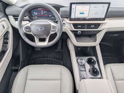 New 2026 Ford Explorer Active image 6