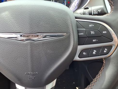 New 2026 Chrysler Pacifica Pinnacle FWD image 19