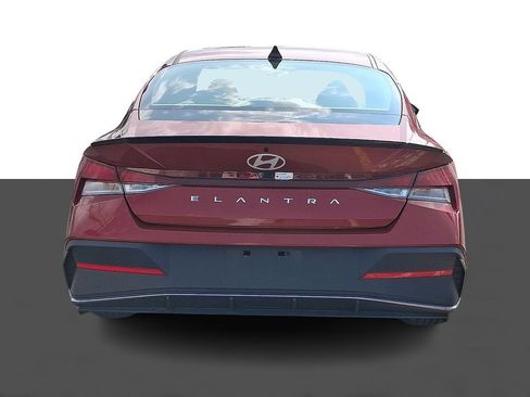 Used 2025 Hyundai Elantra Sport FWD image 6