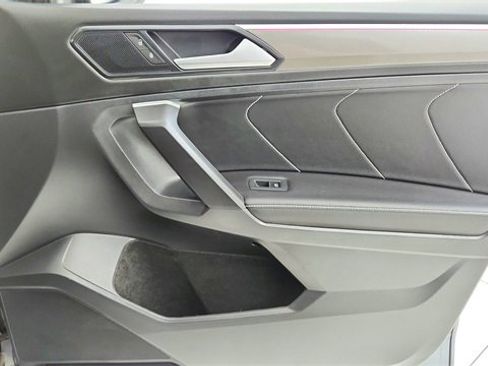 Used 2023 Volkswagen Tiguan SE R-Line image 23