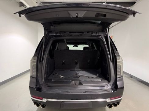 Certified 2026 Chevrolet Suburban Premier AWD/4WD image 8