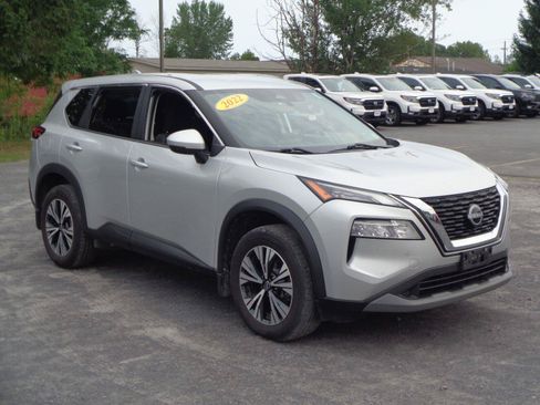 Used 2022 Nissan Rogue SV AWD/4WD image 3