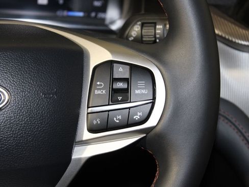 Certified 2025 Ford Explorer Active image 17