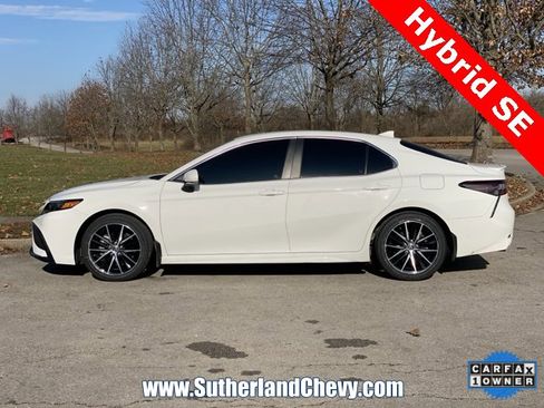 Used 2024 Toyota Camry SE image 4
