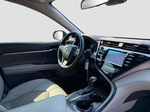 Used 2020 Toyota Camry SE FWD image 26
