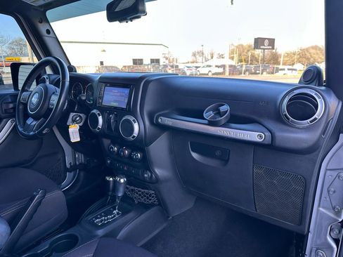 Used 2013 Jeep Wrangler Sahara w/ Dual Top Group image 11