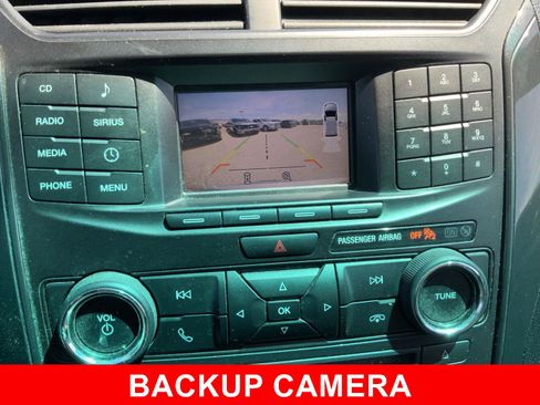 Used 2017 Ford Explorer XLT FWD image 5