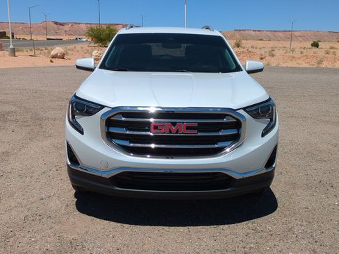 Used 2021 GMC Terrain SLT w/ LPO, Cargo Package FWD image 9