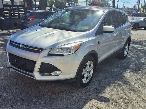Used 2014 Ford Escape SE FWD image 2