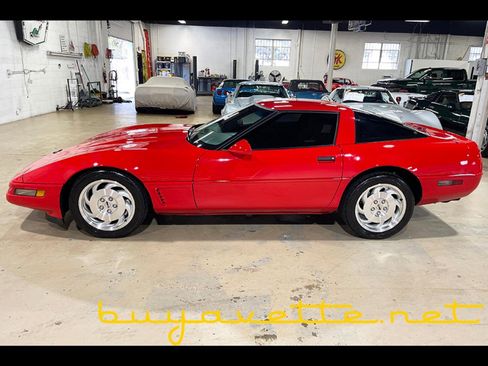 Used 1996 Chevrolet Corvette Coupe image 6