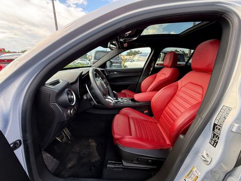 Used 2024 Alfa Romeo Stelvio Sprint RWD image 14