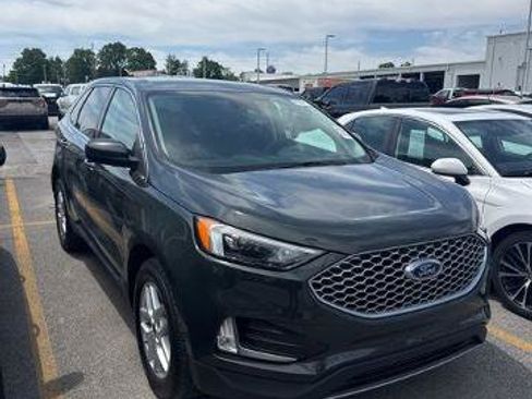 Certified 2023 Ford Edge SEL w/ Convenience Package AWD/4WD image 2
