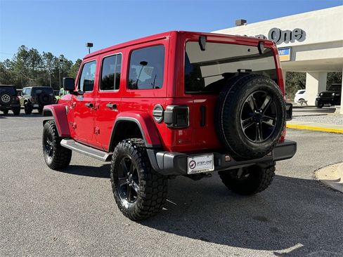 Used 2021 Jeep Wrangler Unlimited Sahara image 7