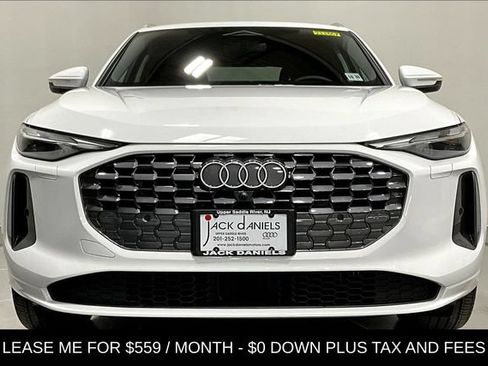 Certified 2025 Audi Q5 Premium w/ Convenience Package AWD/4WD image 3