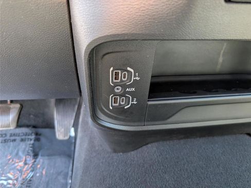 Used 2024 RAM 2500 Big Horn AWD/4WD image 17