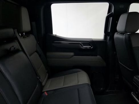 Used 2025 Chevrolet Silverado 1500 ZR2 w/ Technology Package image 22