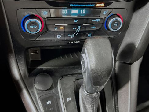 Used 2018 Ford Focus SE image 23