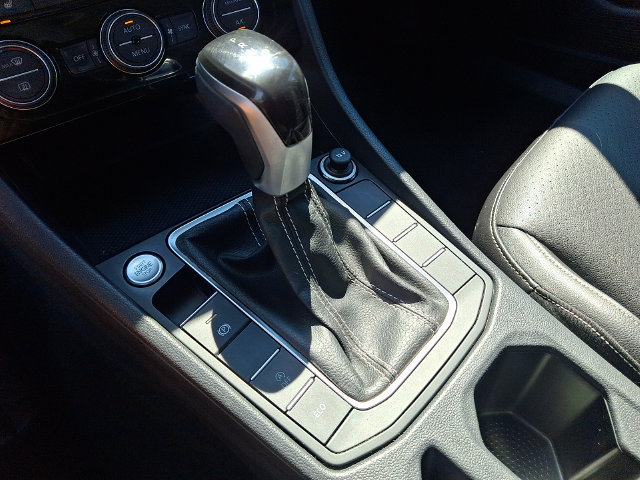 Used 2023 Volkswagen Jetta SE w/ Panoramic Sunroof Package FWD image 22