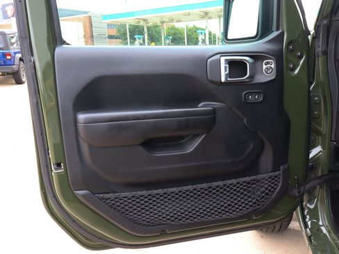 Used 2021 Jeep Wrangler Unlimited Sport AWD/4WD image 15