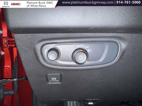 Used 2024 GMC Terrain SLE w/ Driver Convenience Package image 19