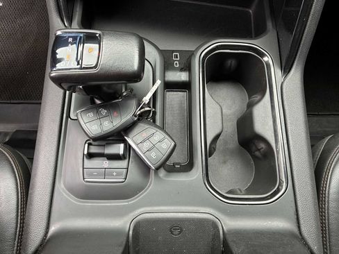 Used 2022 GMC Sierra 1500 AT4 image 16