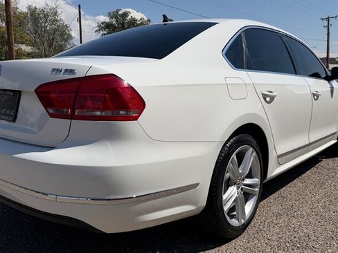 Used 2015 Volkswagen Passat TDI SEL Premium FWD image 10