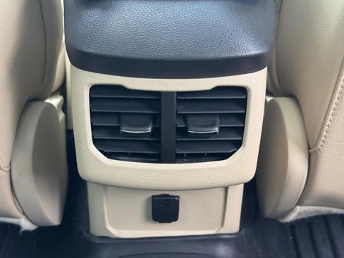 Used 2016 Ford Fusion SE w/ Equipment Group 202A FWD image 17