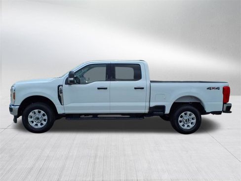 Used 2024 Ford F250 XLT image 7