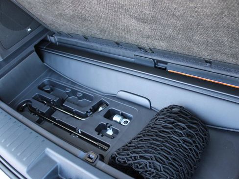 Used 2023 Toyota Highlander Limited FWD image 50