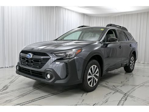 Used 2025 Subaru Outback Premium AWD/4WD image 4