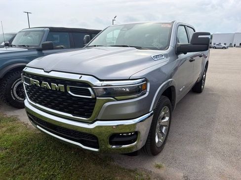 Used 2025 RAM 1500 Big Horn AWD/4WD image 3