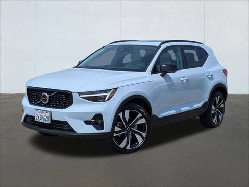 Used 2026 Volvo XC40 B5 Ultra w/ Climate Package AWD/4WD image 1
