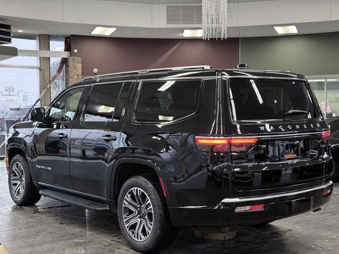 Used 2025 Jeep Wagoneer Series II AWD/4WD image 12
