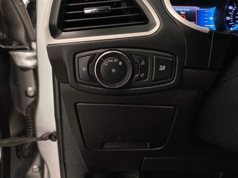 Used 2021 Ford Edge SEL image 18