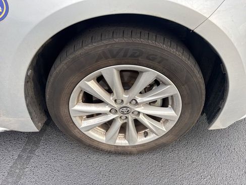 Used 2025 Toyota Corolla XLE image 19